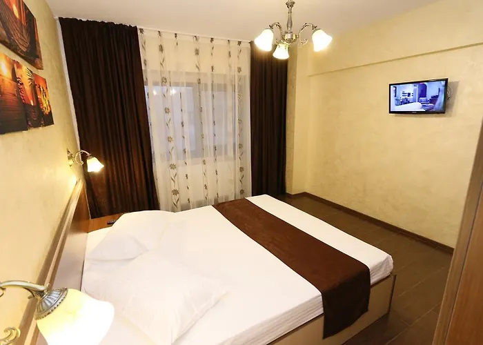 Erika - By The アパート コンスタンツァ