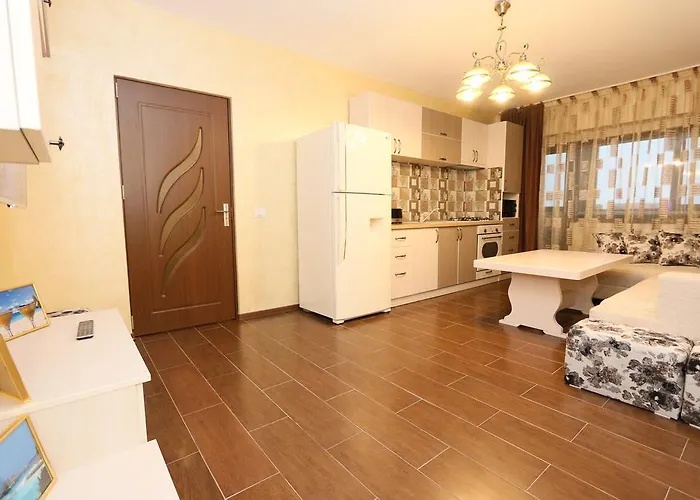 Erika - By The アパート コンスタンツァ